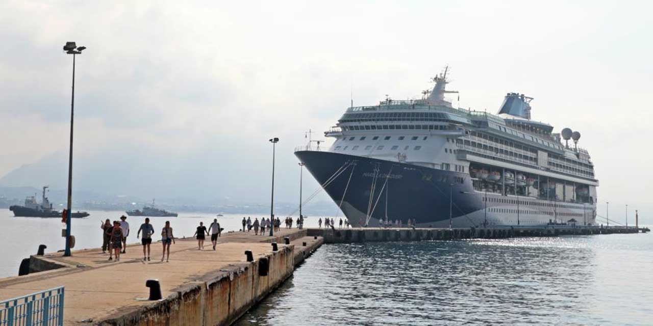 Alanya’ya demirleyen Marella Discovery gemisinden bin 748 turist indi