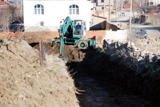 Ladik'te dereler taş duvarla örülecek