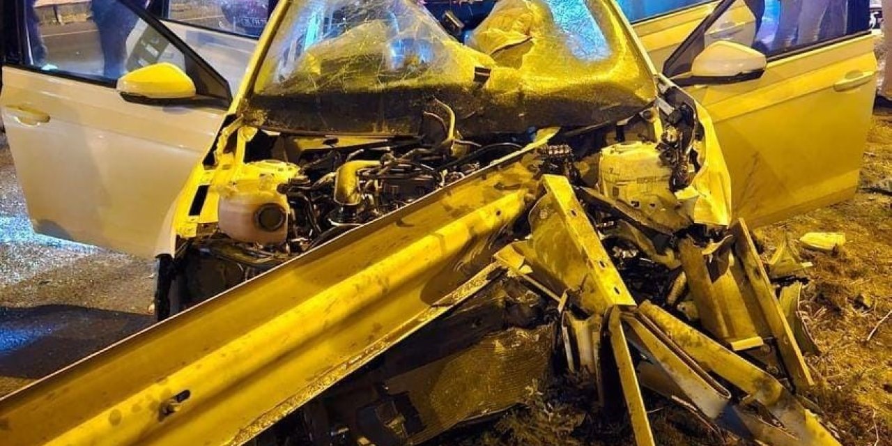 Bursa-Ankara karayolunda akıl almaz kaza: Bariyerlere saplandı