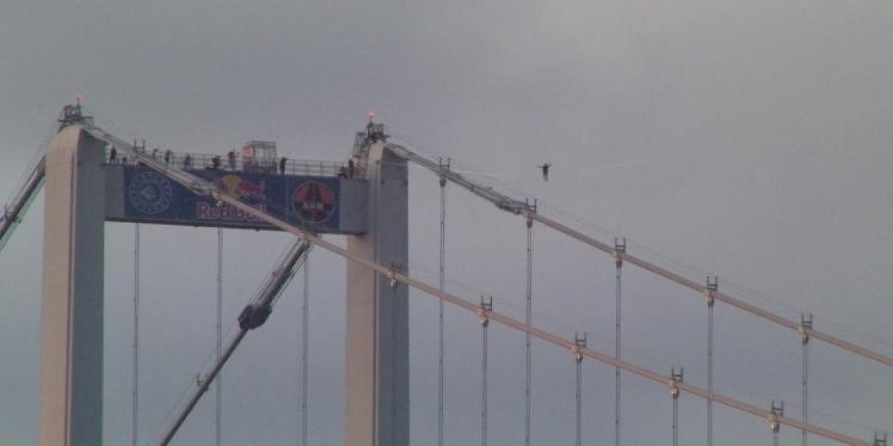 Halat üzerinde İstanbul Boğazı'nı geçti
