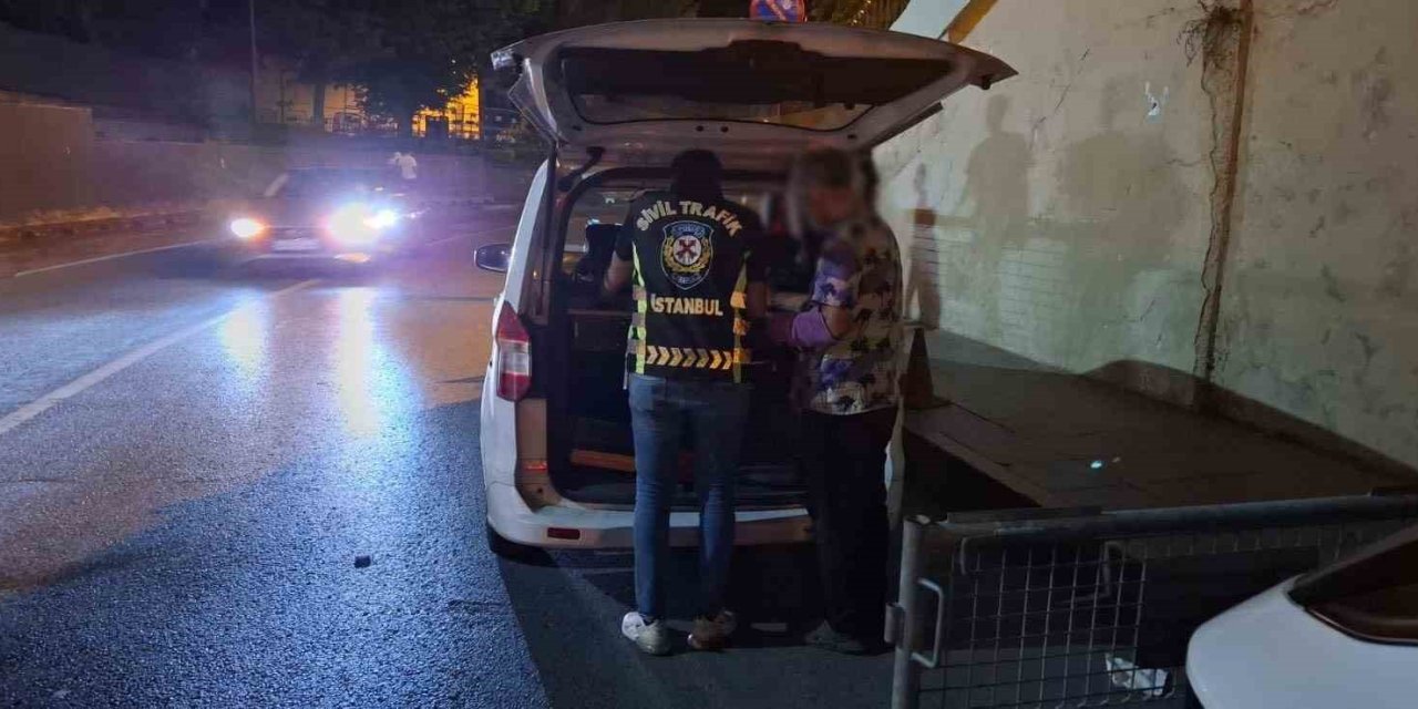 Araçla kaldırımdan giden şahsa 2 bin TL ceza