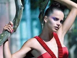 Tuğçe Kazaz yine din değiştirdi