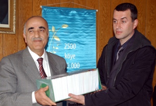 2 bin 500 köye 250 bin kitap kampanyası