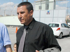 Bakan'a yumruk, Başbakan'a hakaret