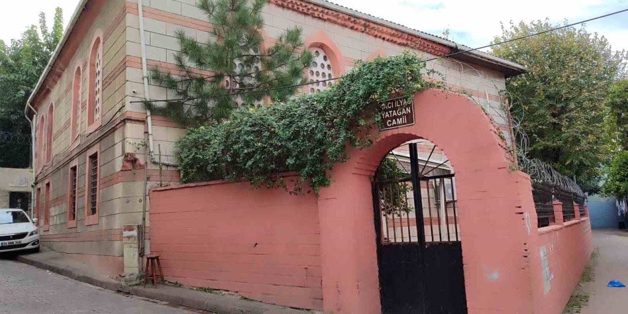 Cenaze namazında tabuttan ses geldi, cemaat şoka girdi