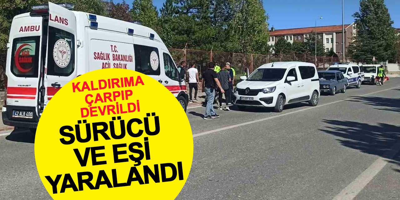 Kaldırıma çarpan motosiklet devrildi: Sürücü ve eşi yaralandı