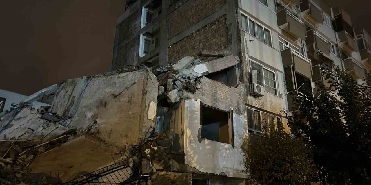 Hasarlı binayı yıkarken sağlam binaya hasar verdiler