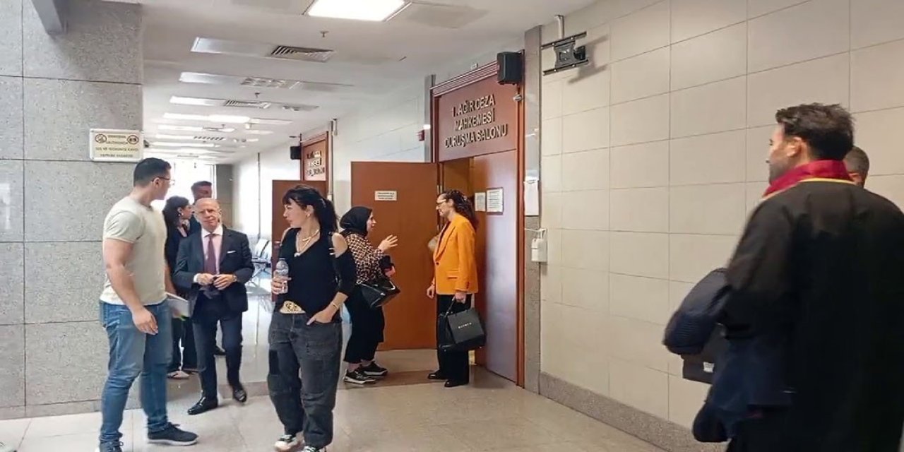 Adnan Oktar’ın Duruşması Ertelendi: Cezaevinde Örgütsel Faaliyet İddiası