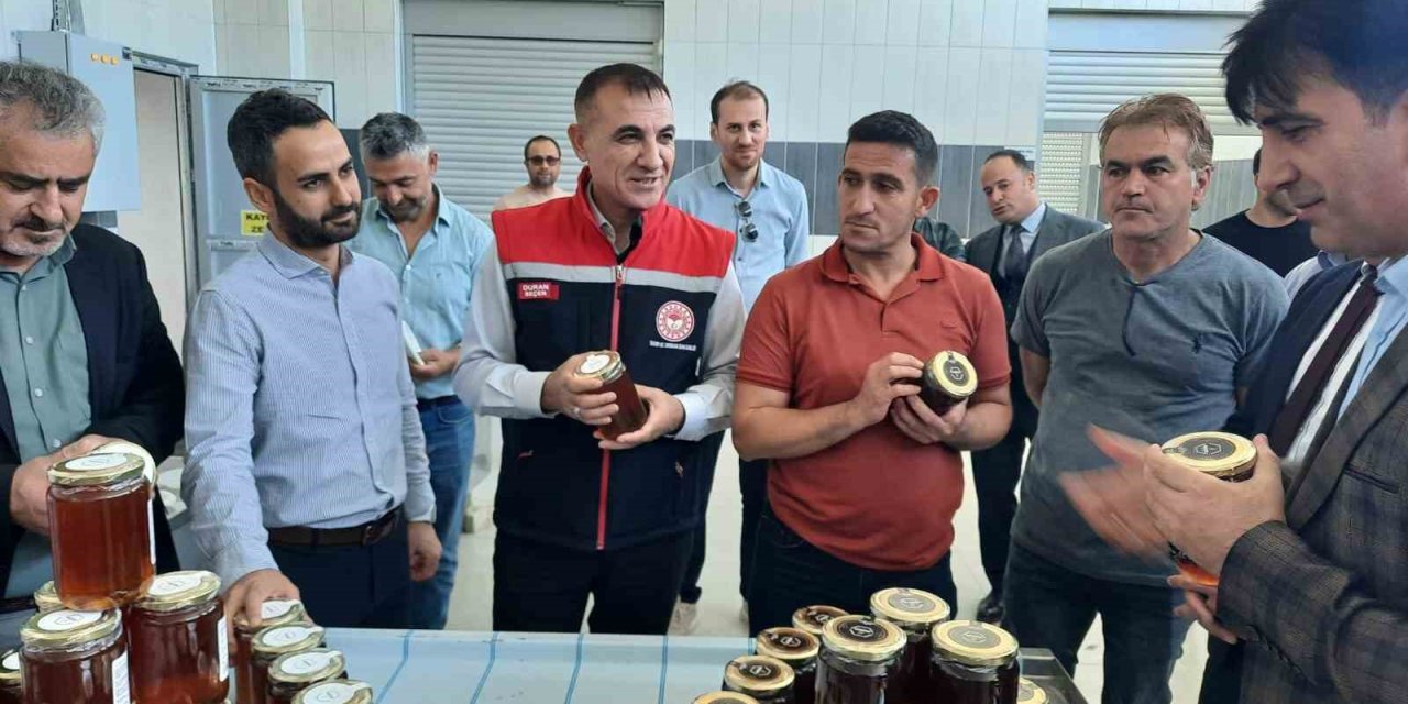 Bozkır Balı Tesisinde Yeni Hasat Ballar Paketleniyor