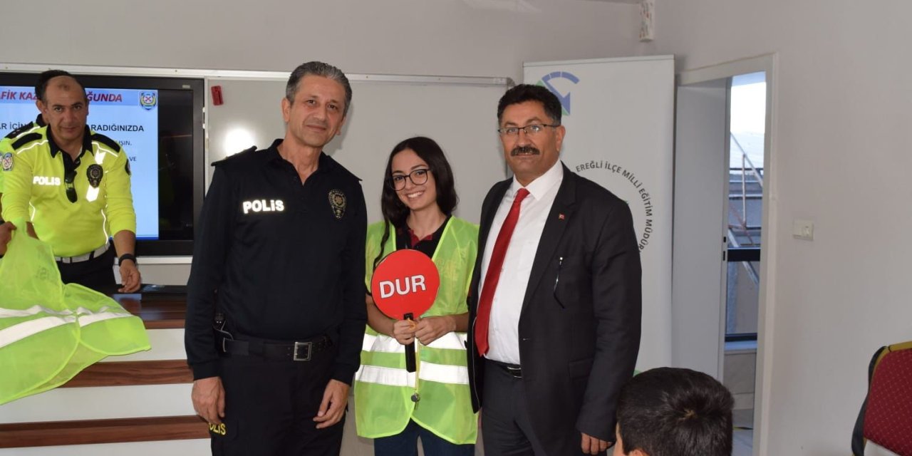 Konya Ereğli’de Okul Geçit Görevlileri Sertifikalarını Aldı