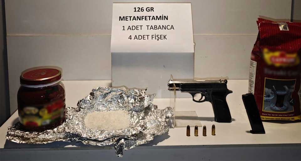 Çay ve salça paketinden uyuşturucu çıktı