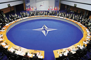 NATO konvoyuna kanlı saldırı