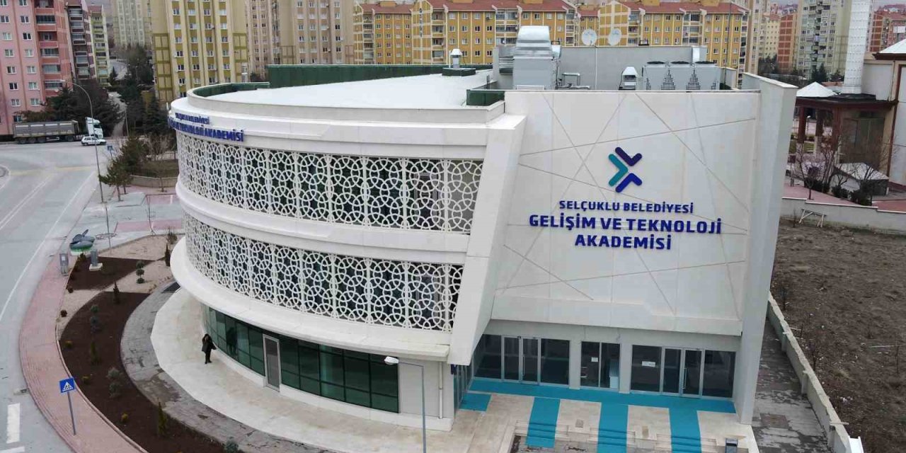 Selçuklu Gelişim ve Teknoloji Akademisi, Binlerce Öğrenciye Yeni Ufuklar Açıyor