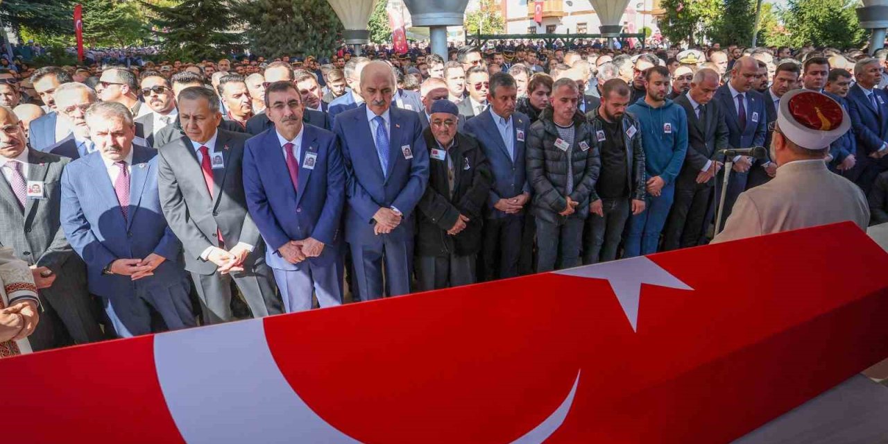 Şehit taksici Murat Arslan son yolculuğuna uğurlandı