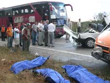 Cenaze dönüşü facia: 4 ölü