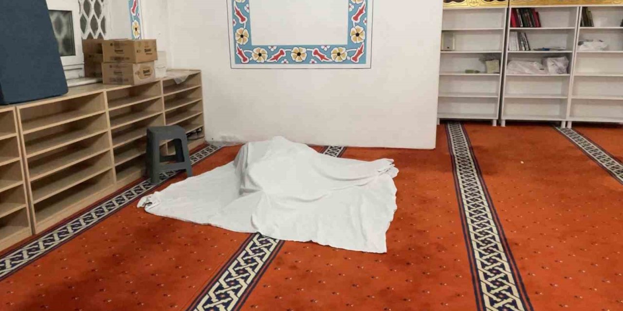 Uyuşturucu bağımlısı şahıs camide ölü bulundu