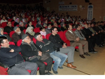 Peygamber sevgisi salona sığmadı