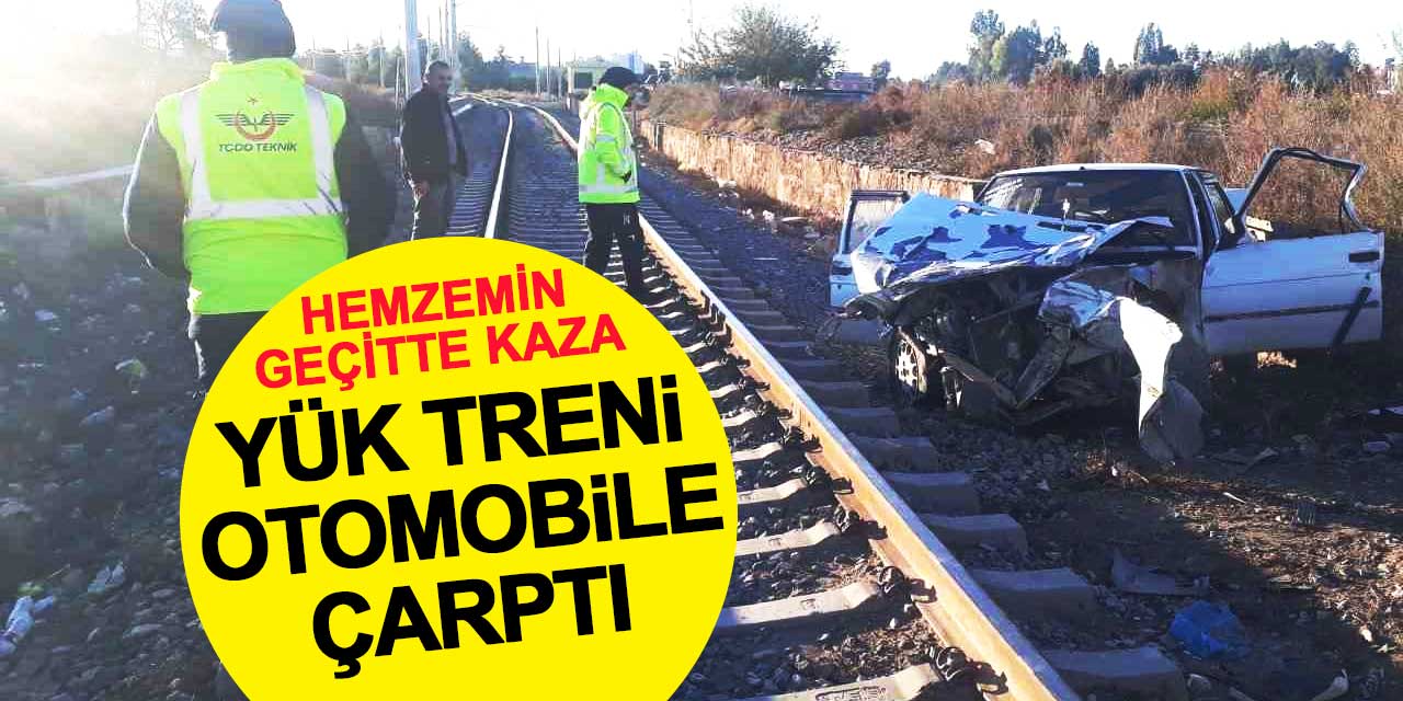 Konya-Ankara seferi yapan yük treni hemzemin geçitte otomobile çarptı