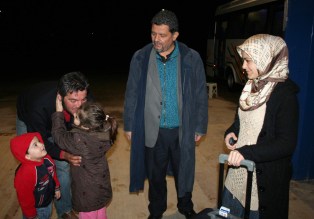 Libya'dan dönen işçi ailesine kavuştu