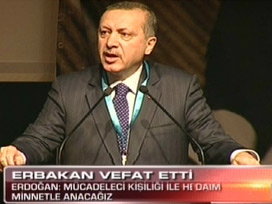Erdoğan'ın Erbakan taziyesi / VİDEO