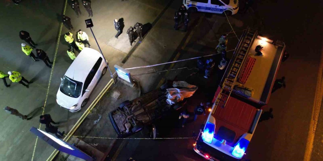 Kaza yapan araca otomobil çarptı: 2 ölü