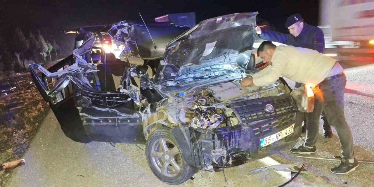 Afyon Sandıklı'da kaza: 2'si bebek 5 yaralı