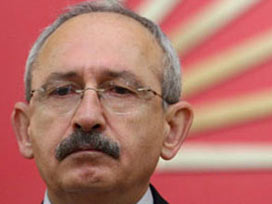 Kılıçdaroğlu'ndan cenazeye çelenk