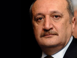 Ağar: Erbakan dik durdu biz duramadık