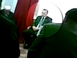 Erdoğan, Erbakan'a Kur'an okuyor