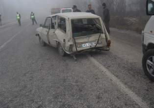 Yolcu minibüsü otomobille çarpıştı