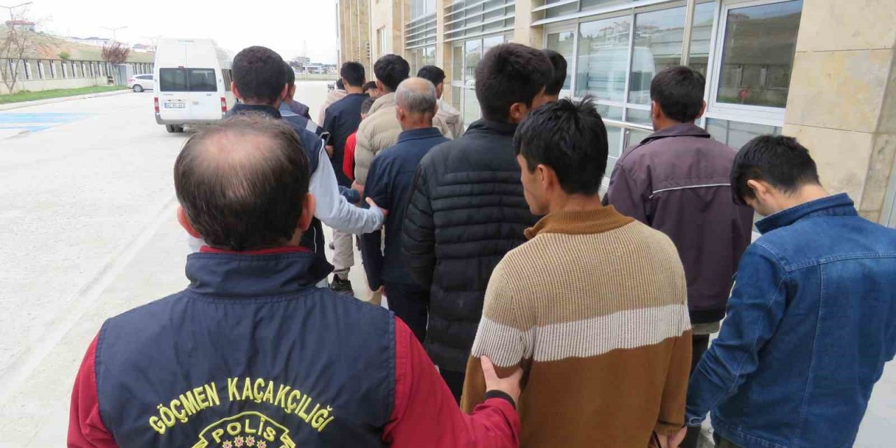 Gidecek yer bulamadılar Kırşehir'de yakalandılar