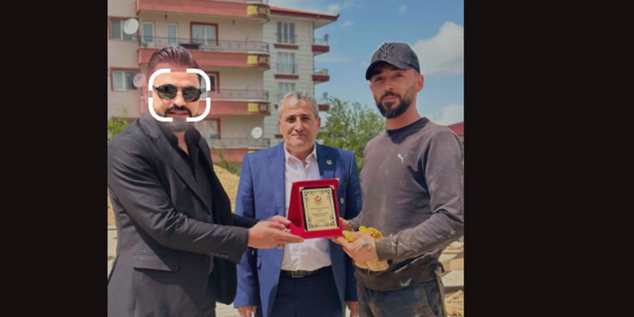 8 bin liralık gözlükle 1 Mayıs kutlaması