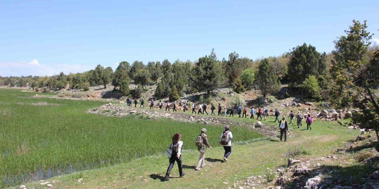 Yeşildağ’ın doğası öğrencilere açık hava sınıfı oldu