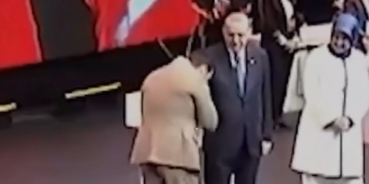 Sinan Akçıl’ın Erdoğan’ın elini öptü sosyal medya yıkıldı