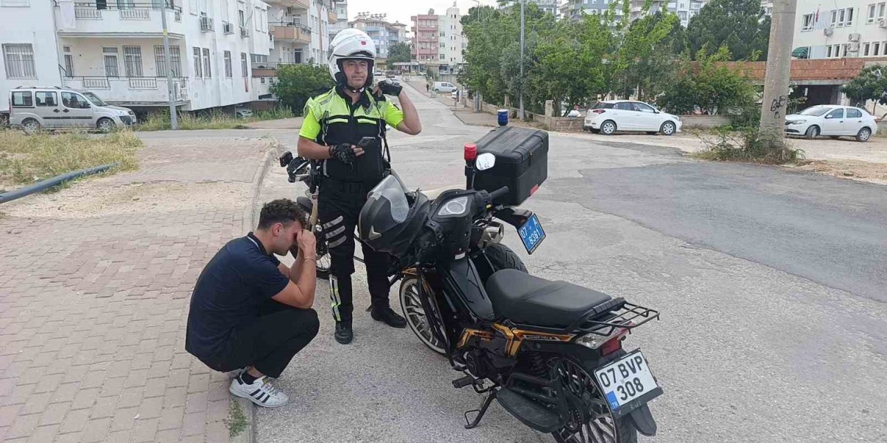 Polisin önünde akrobasi yaptı, cezayı yedi