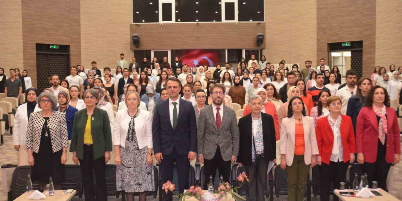 NEÜ'de hemşireliğe vurgu yapan anlamlı tören