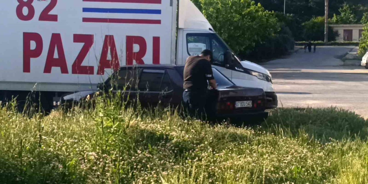 Çocuk sürücü boş araziye otomobili sakladı, yaya kaçarken yakalandı