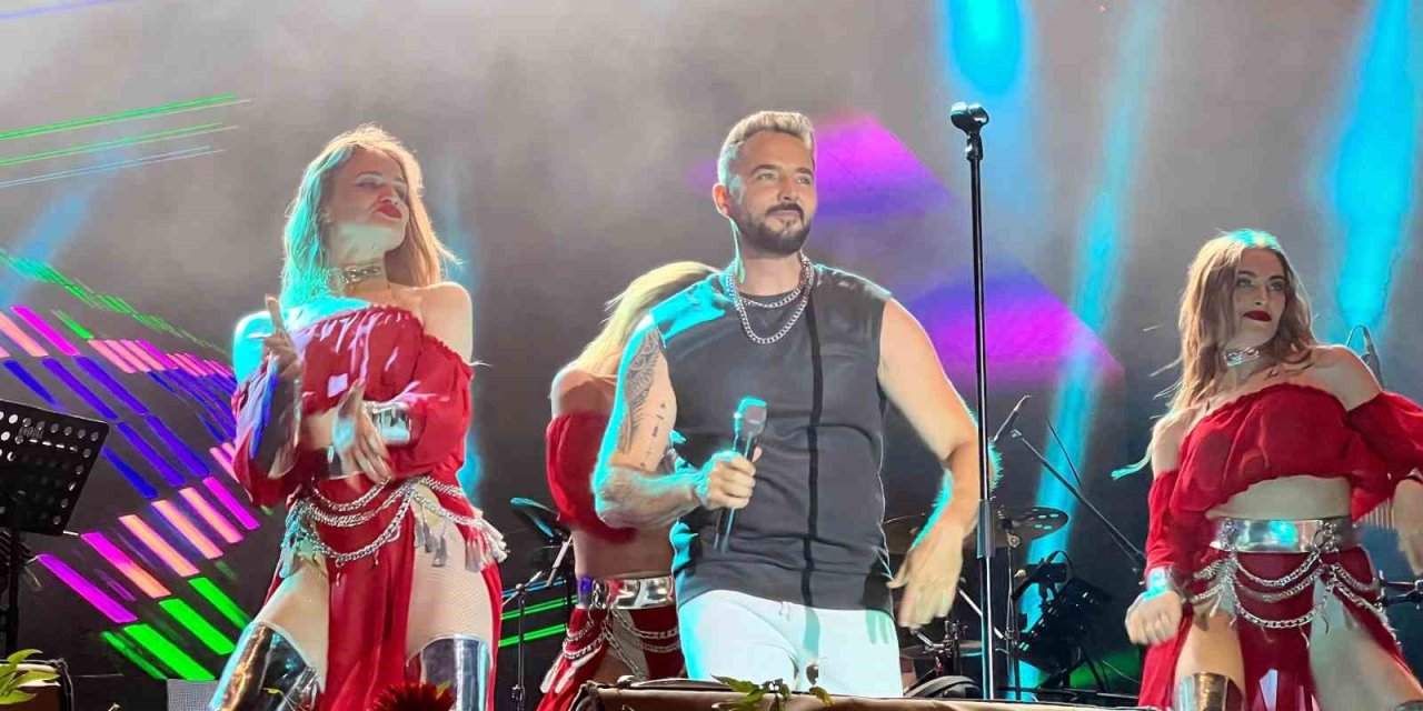 Sorunları bitmeyen Alanya Gökhan Özen'e konser verdirtti