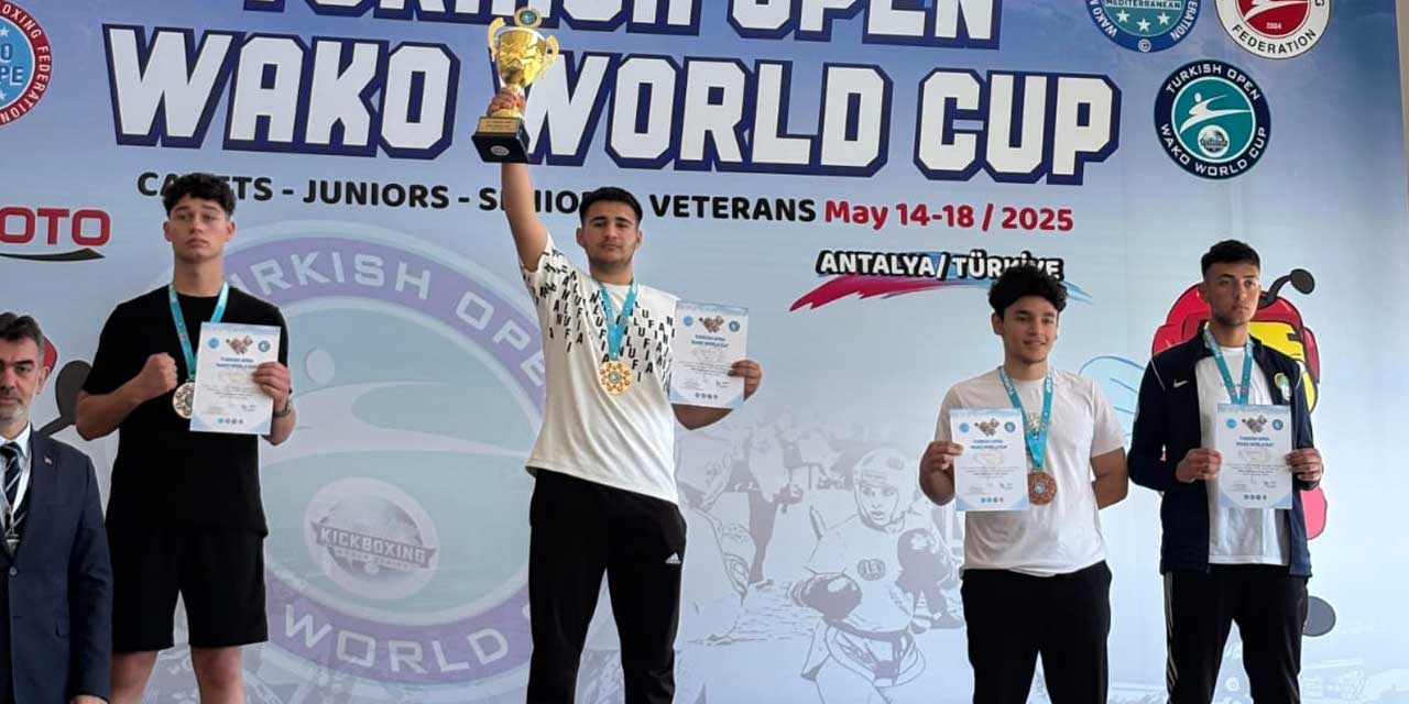 Konya Spor Lisesi Öğrencileri Turkish Open WAKO Dünya Şampiyonu Oldu