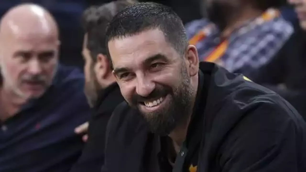 Arda Turan Galatasaray'ı sildi