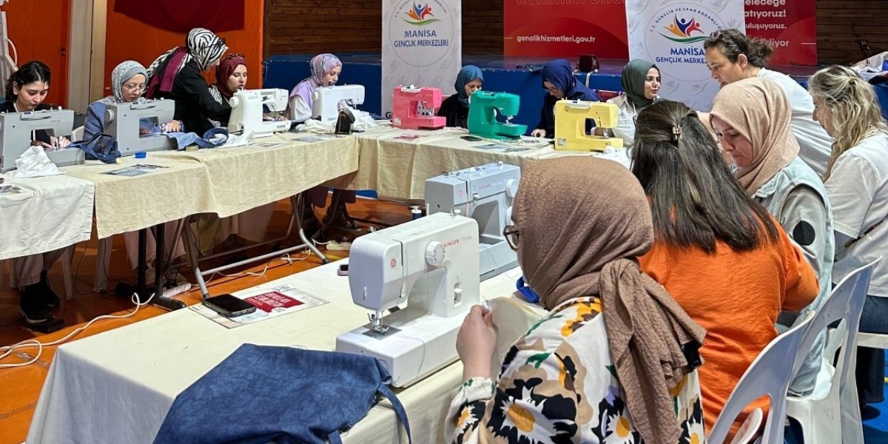 Atık malzemeler çanta oldu