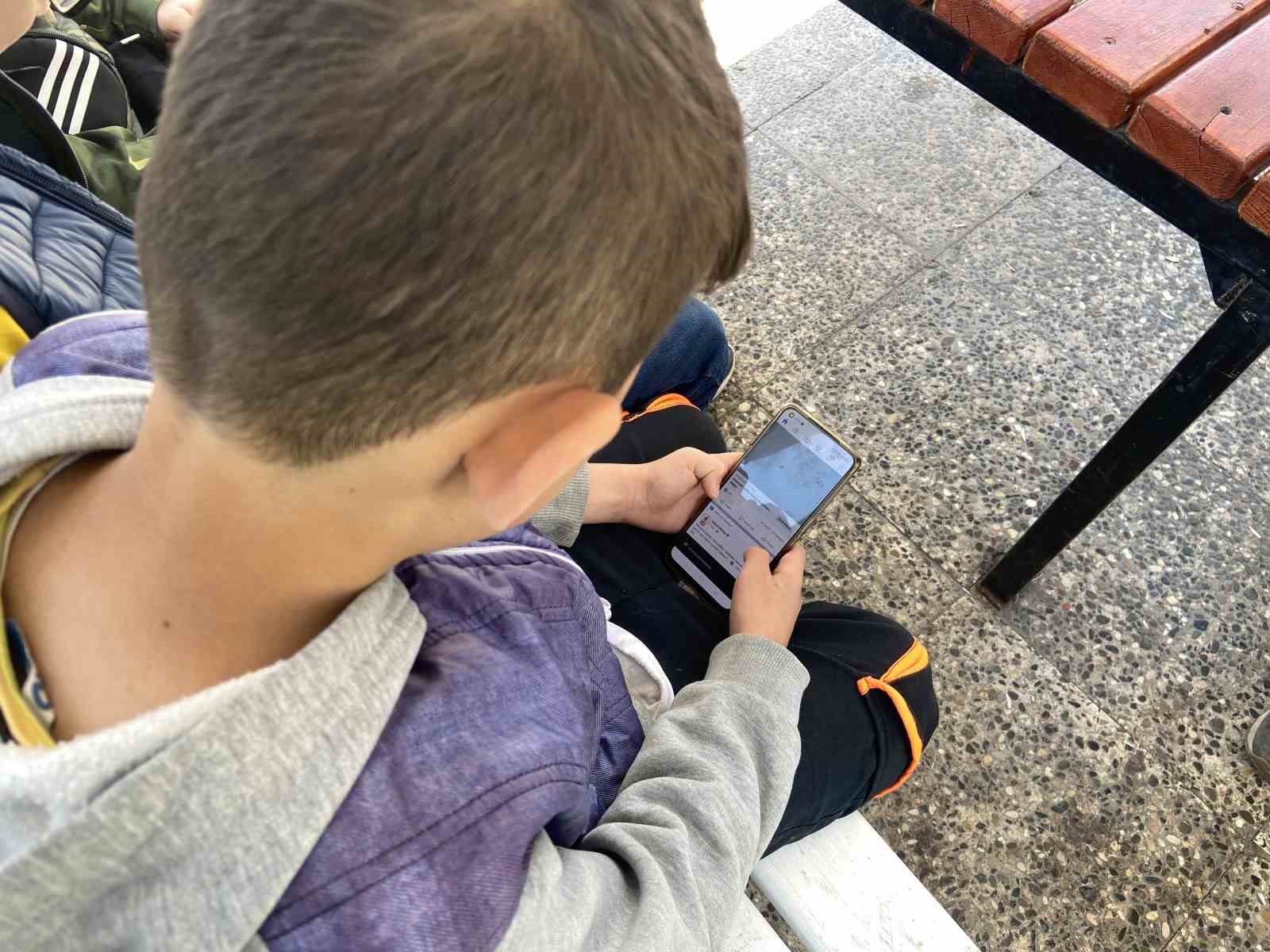 Uzman uyardı: Sosyal medya çocuklar için tehdit, en büyük sorumluluk ailelerde