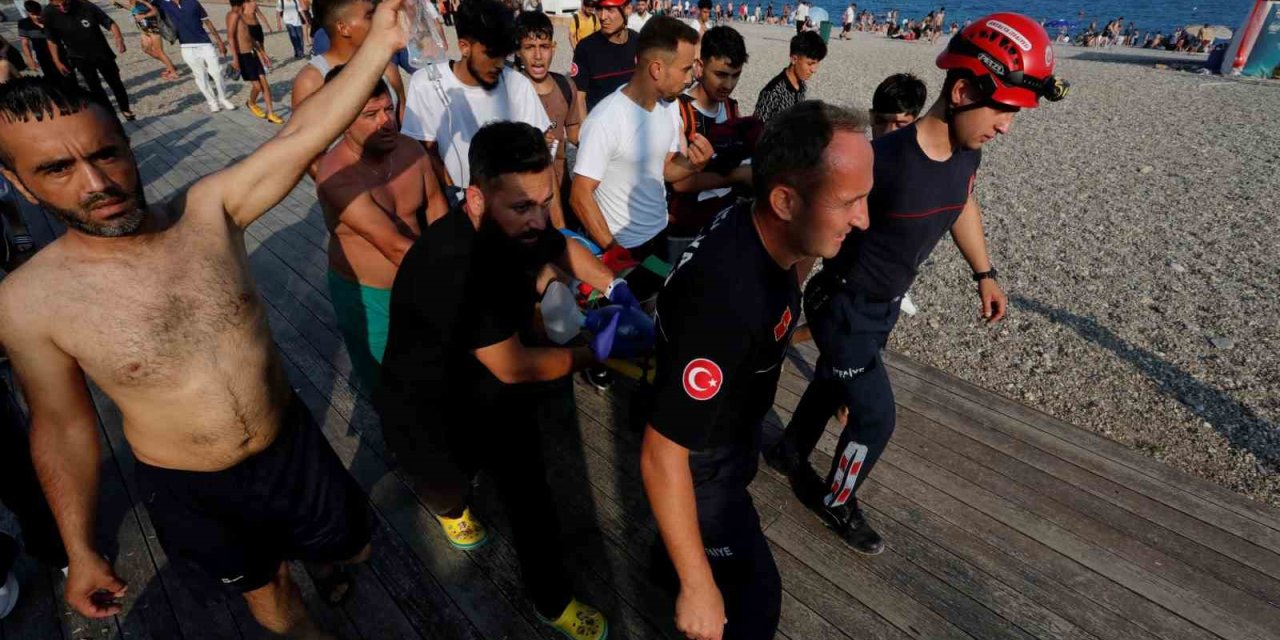40 metrelik falezden denize atlayan genç ağır yaralandı