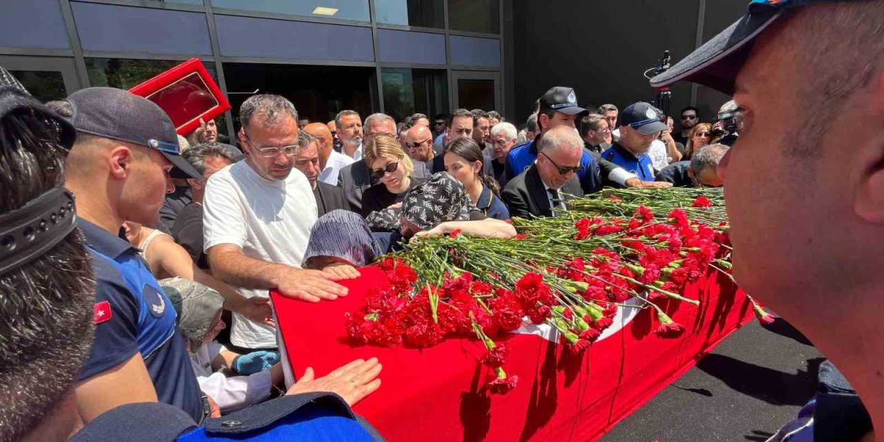 Manisa Büyükşehir Belediye Başkanı Ferdi Zeyrek Son Yolculuğuna Uğurlandı