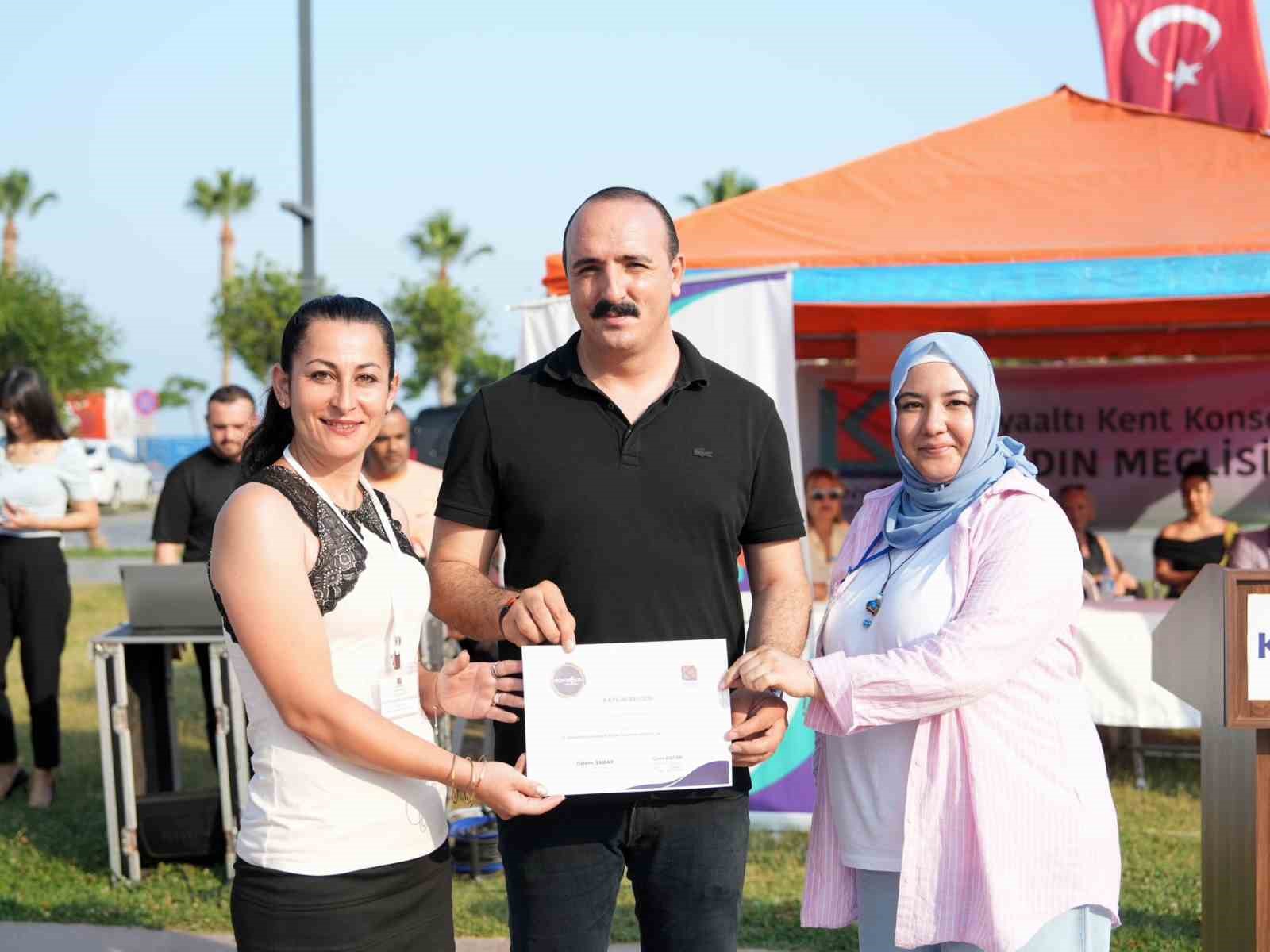 Kadınların parolası 'üretmek'