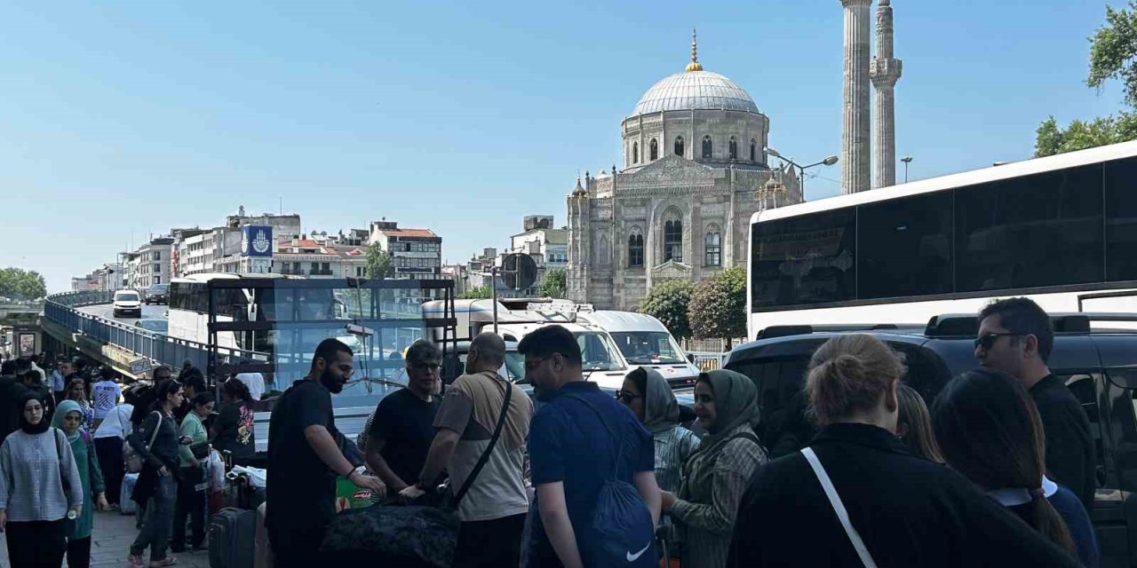 Çatışmalar arttı: İstanbul’daki İranlılar ülkelerine dönüyor