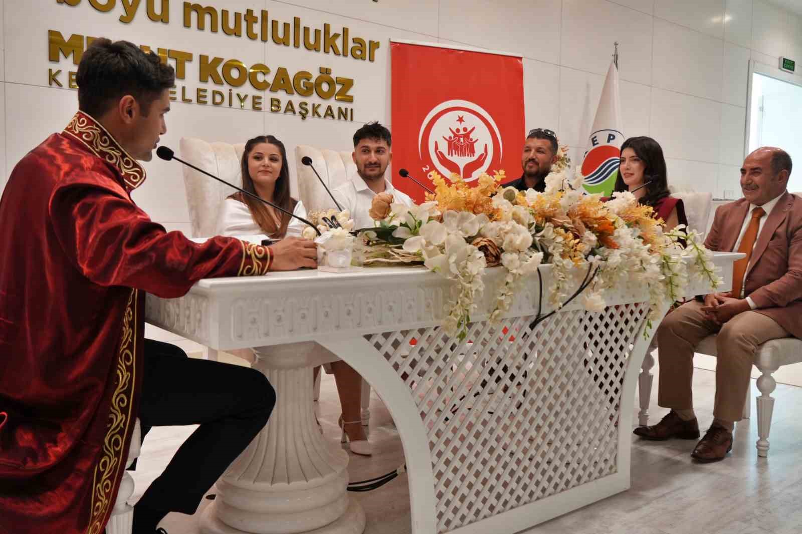 150 bin TL'yi kapıp nikah masasına oturdular