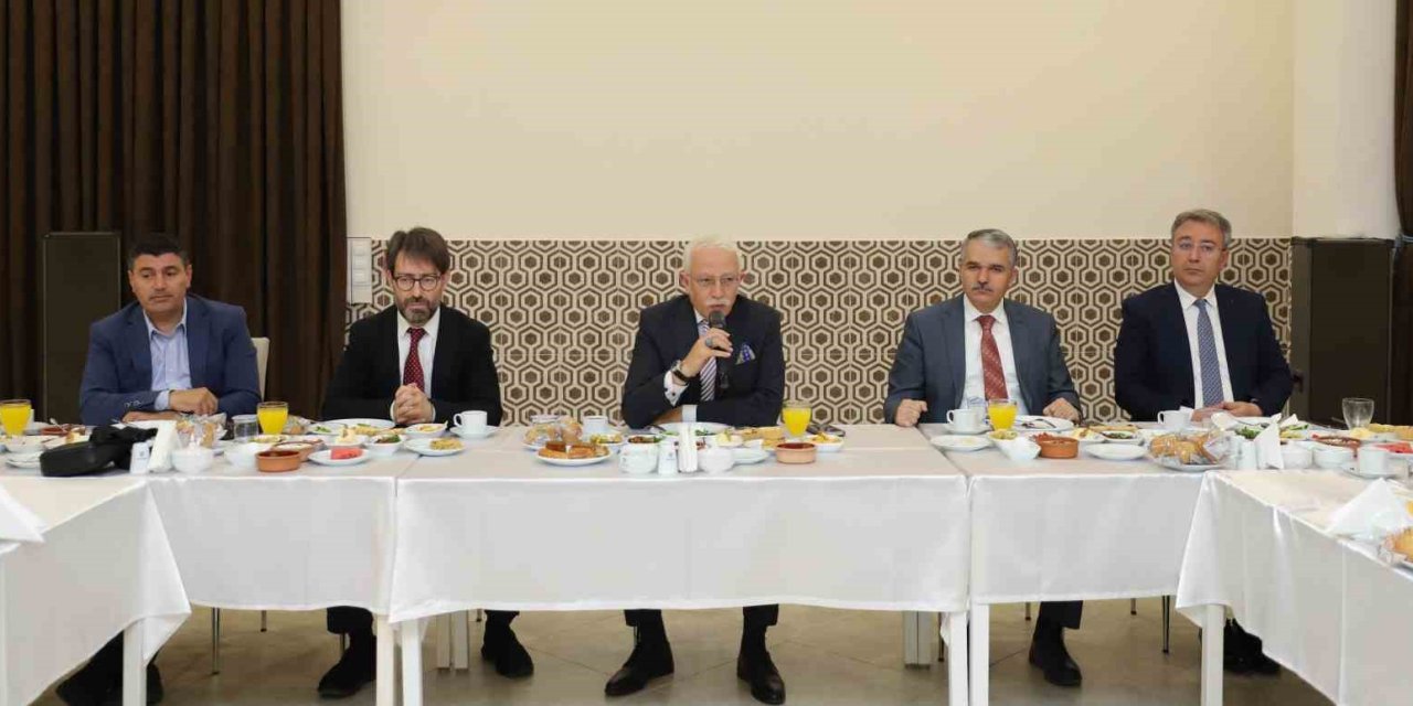 NEÜ, Kurumsal Akreditasyon İçin Kalite Komisyonu Toplantısını Gerçekleştirdi