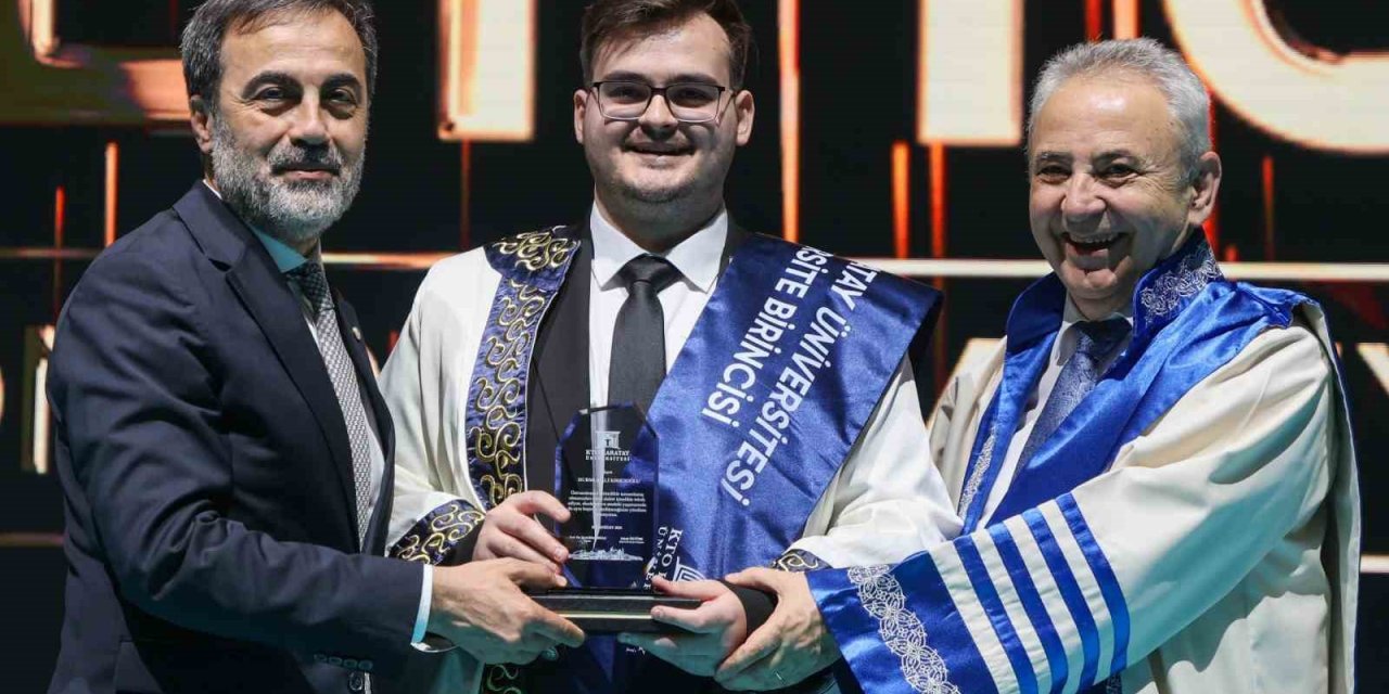 KTO Karatay Üniversitesi 13. Dönem Mezunlarını Gururla Uğurladı