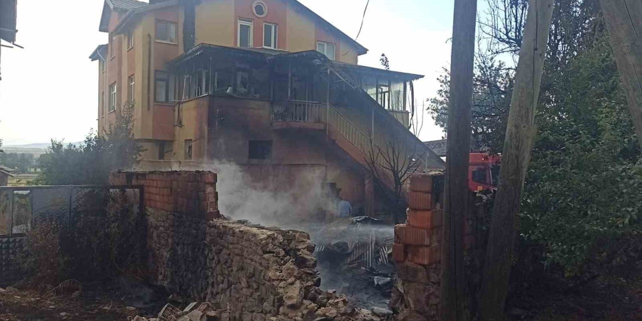Otları yakmak istedi, mahalleyi yakıyordu